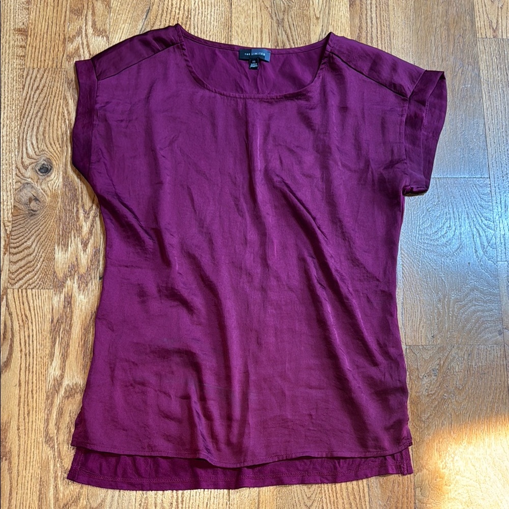 The Limited short sleeve blouse in red size xs